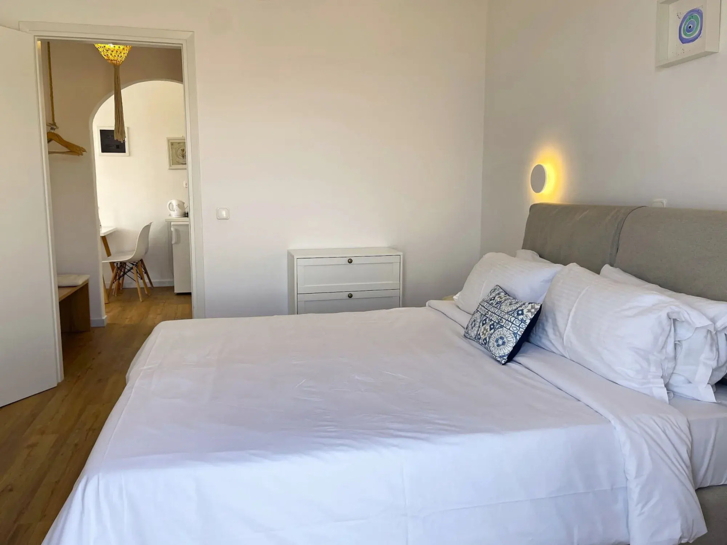 Adonis Hotel Studios & Apartments