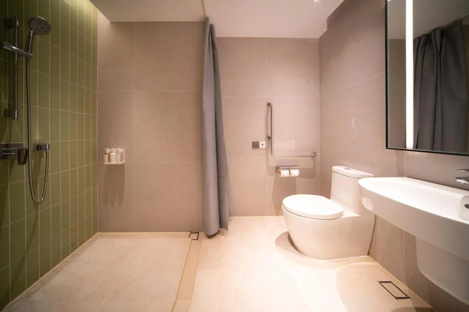 Holiday Inn Qinhuangdao Haigang by IHG