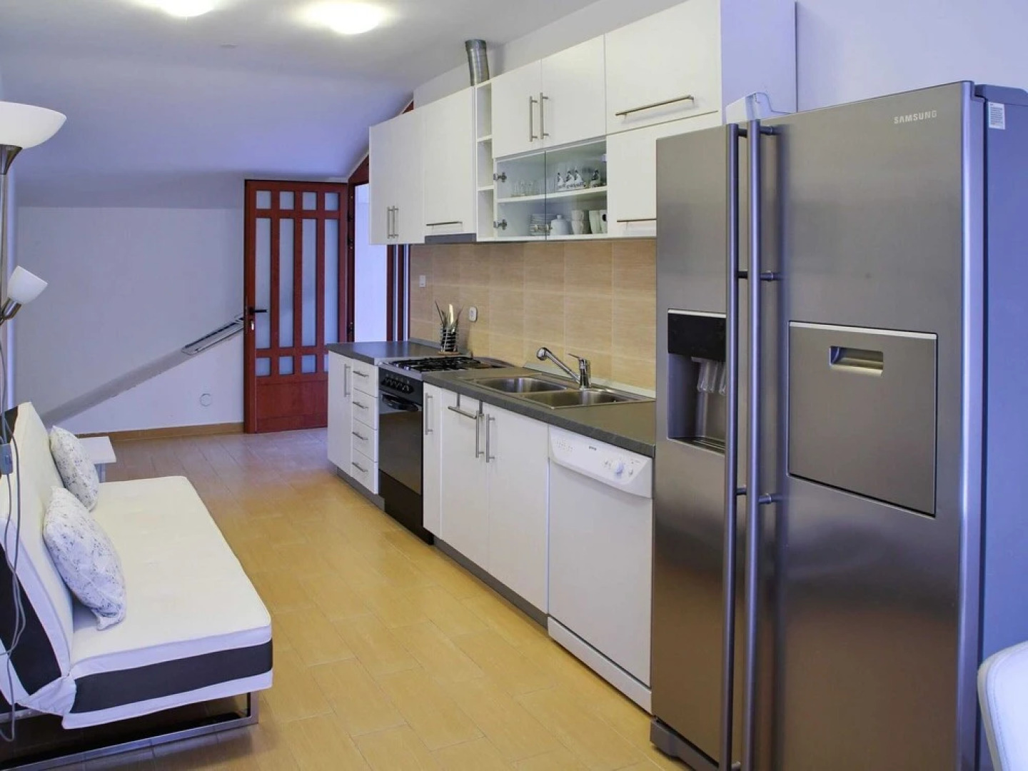 Fantastic Holiday Home With Amazing Garden, Private Pool, Directly on the Beach