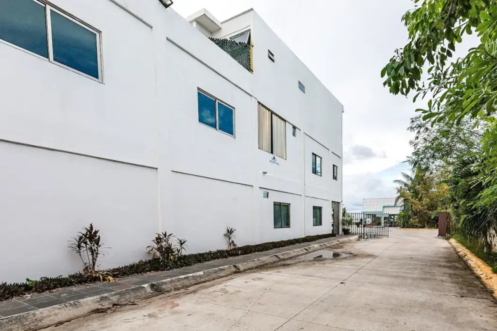 Capital O Cancun International Airport 24/7