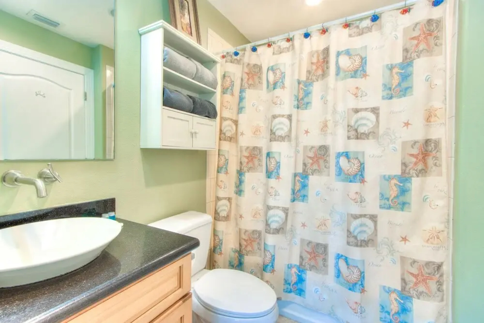 Bayway Luxury Townhome 4 Bedroom Townhouse by RedAwning