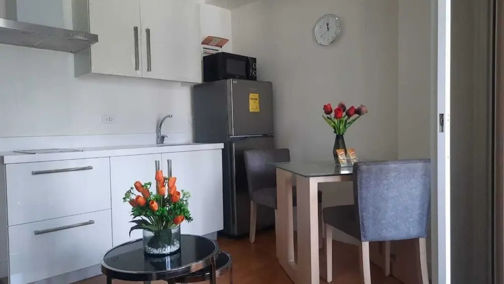 Oasis Regency @ Acqua Livingstone near Rockwell