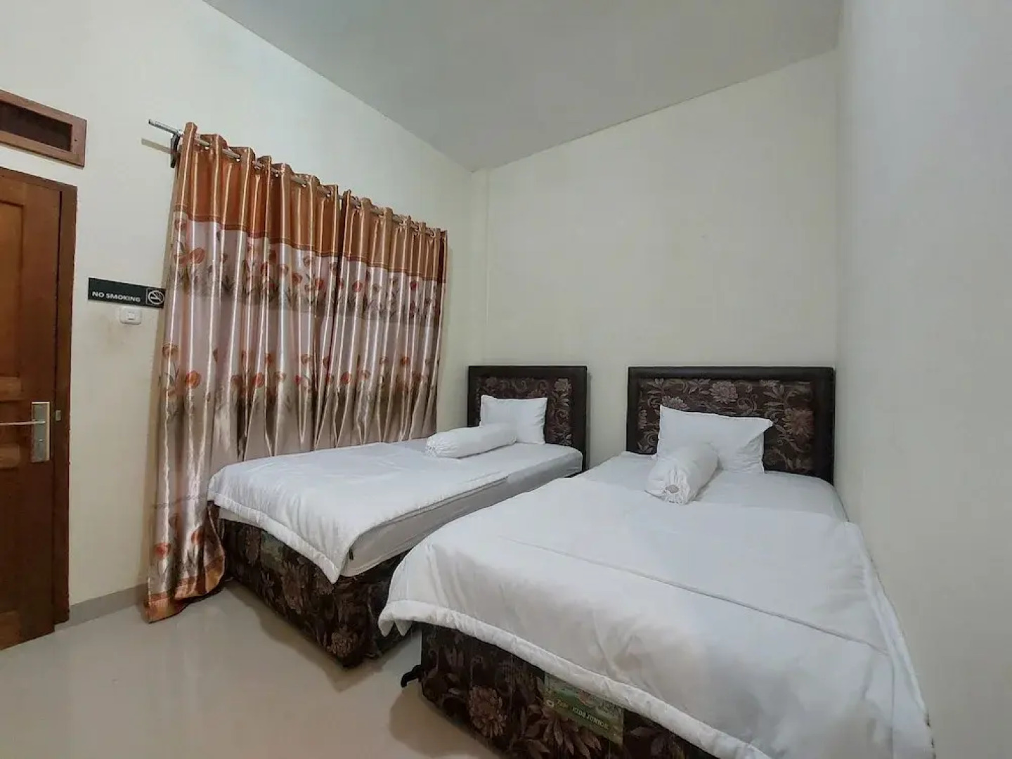 Gondang Sivali Hotel