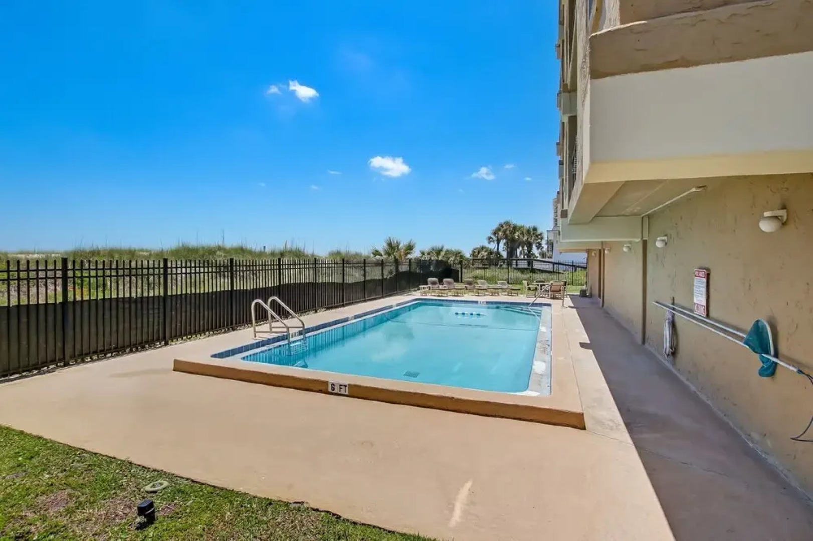Oceanfront on the Beach - Pool