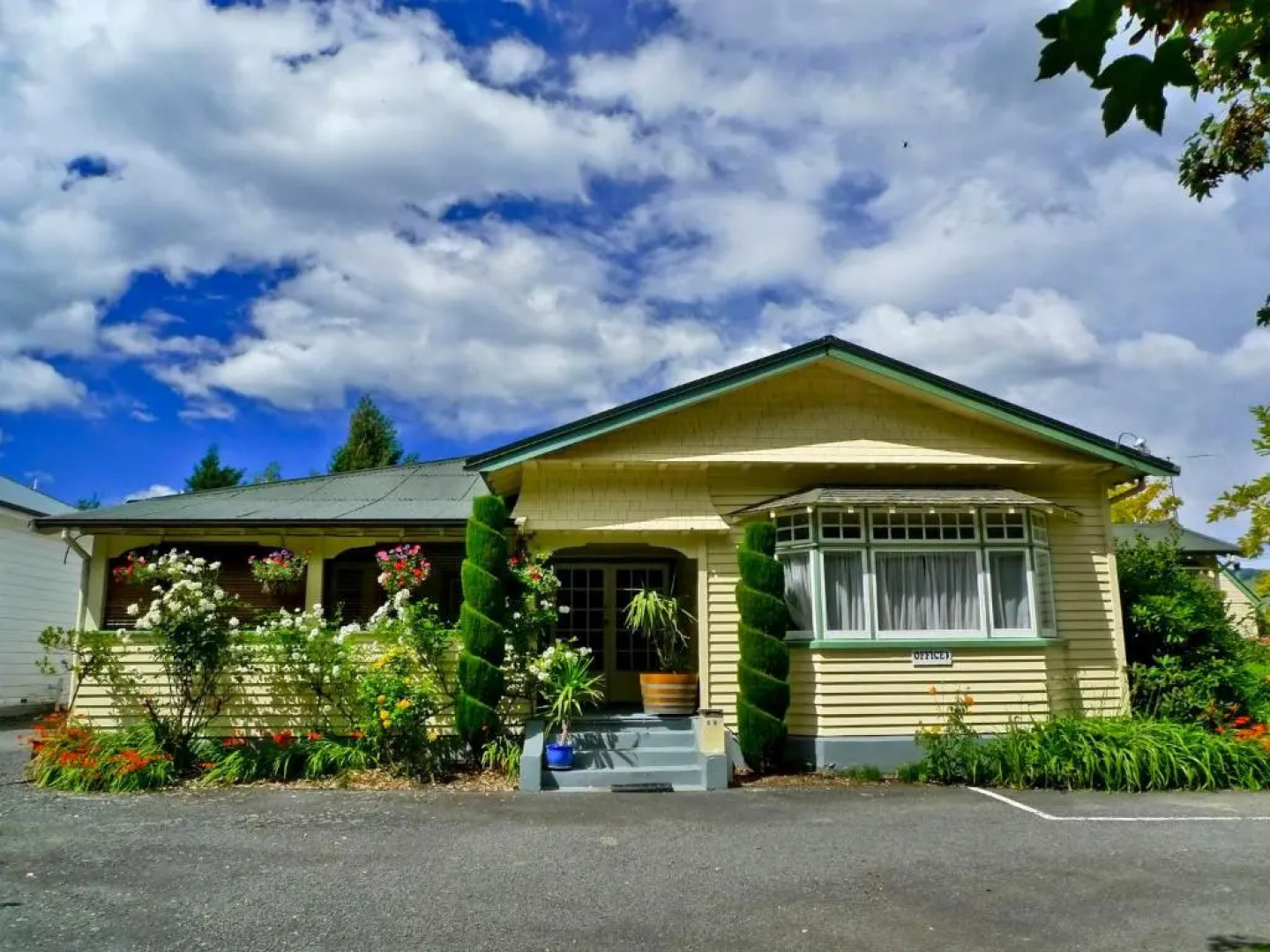 Glenalvon Lodge Motel