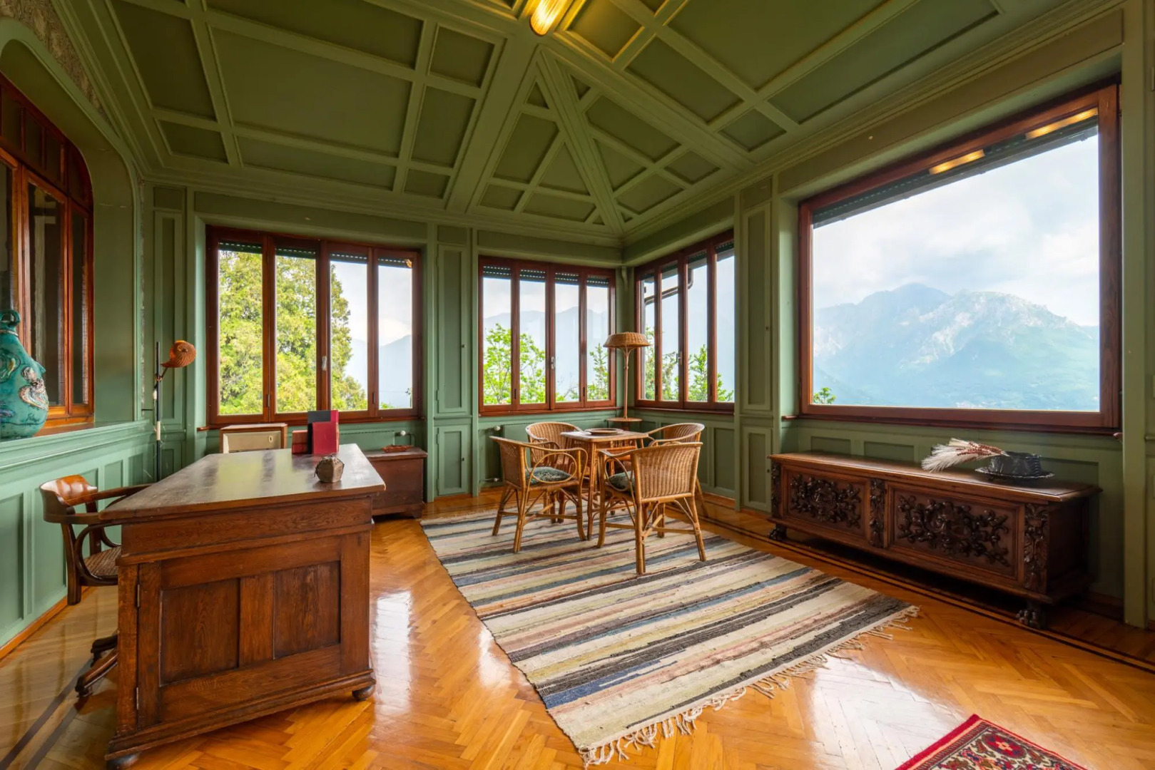 Family Villa with Stunning Lake View by Wonderful Italy