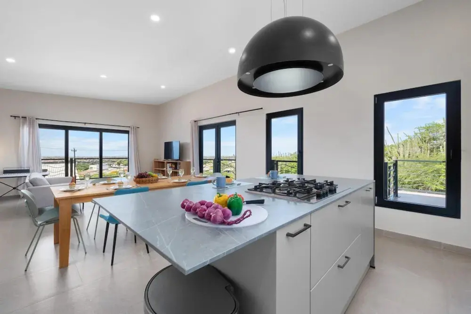 Brand NEW 2br2ba Sunset Ocean Views Balcony