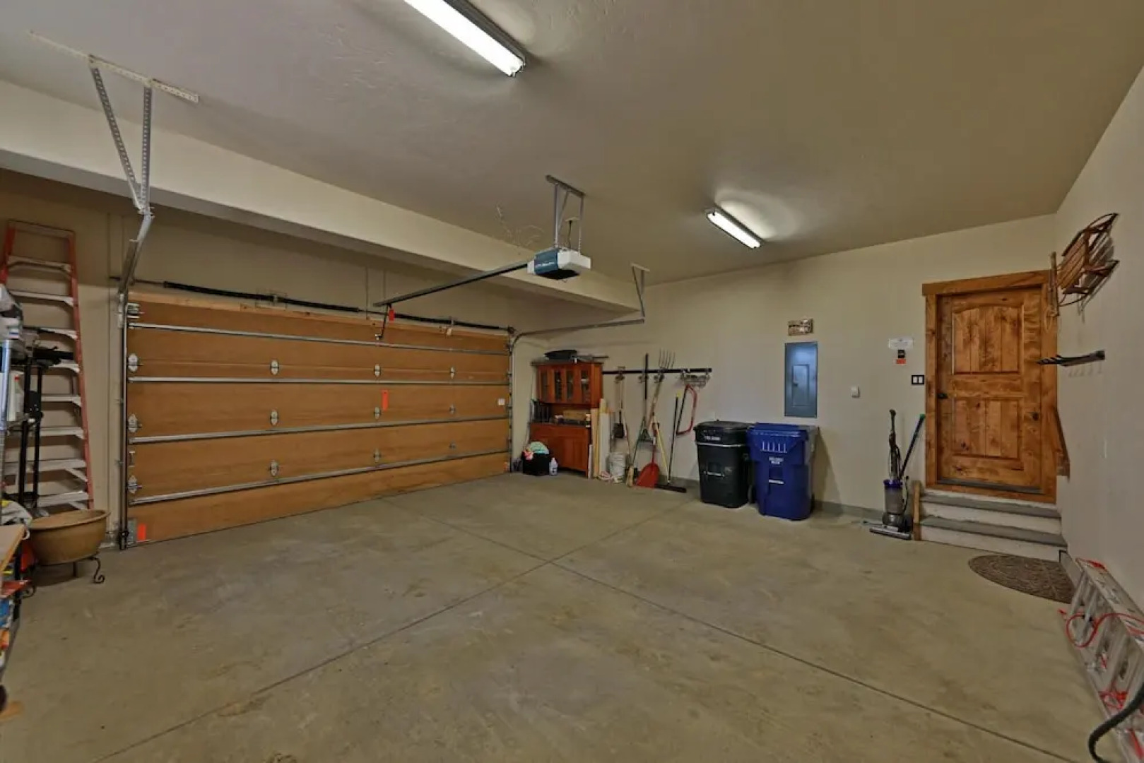 Juniper House 4 Bedrooms 3.5 Bathrooms Home