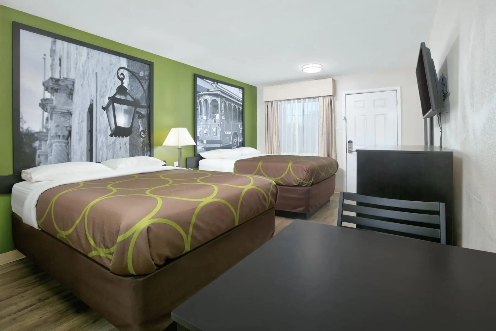 Super 8 by Wyndham Palestine TX