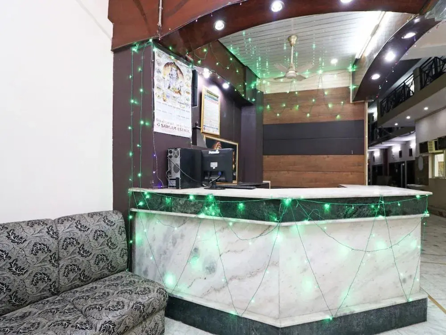 Hotel Anuradha Palace