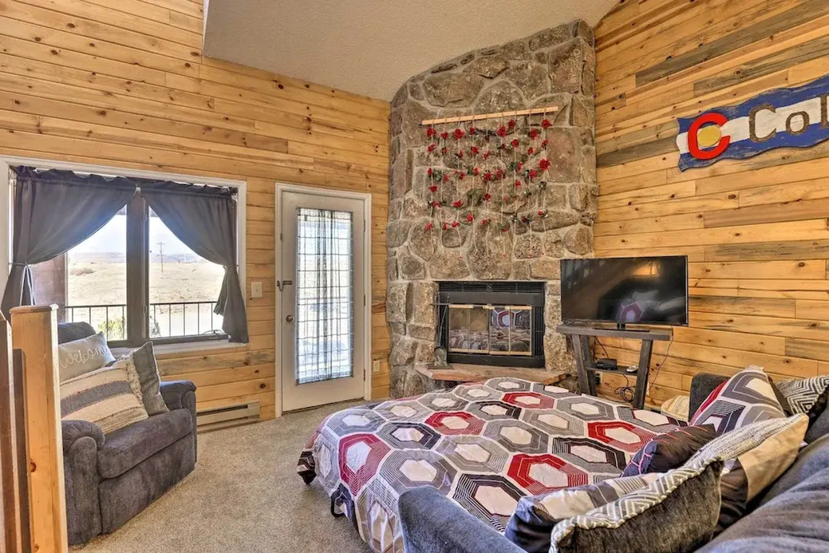 2 Mi to Skiing: Studio w/ Pool Access in Granby!