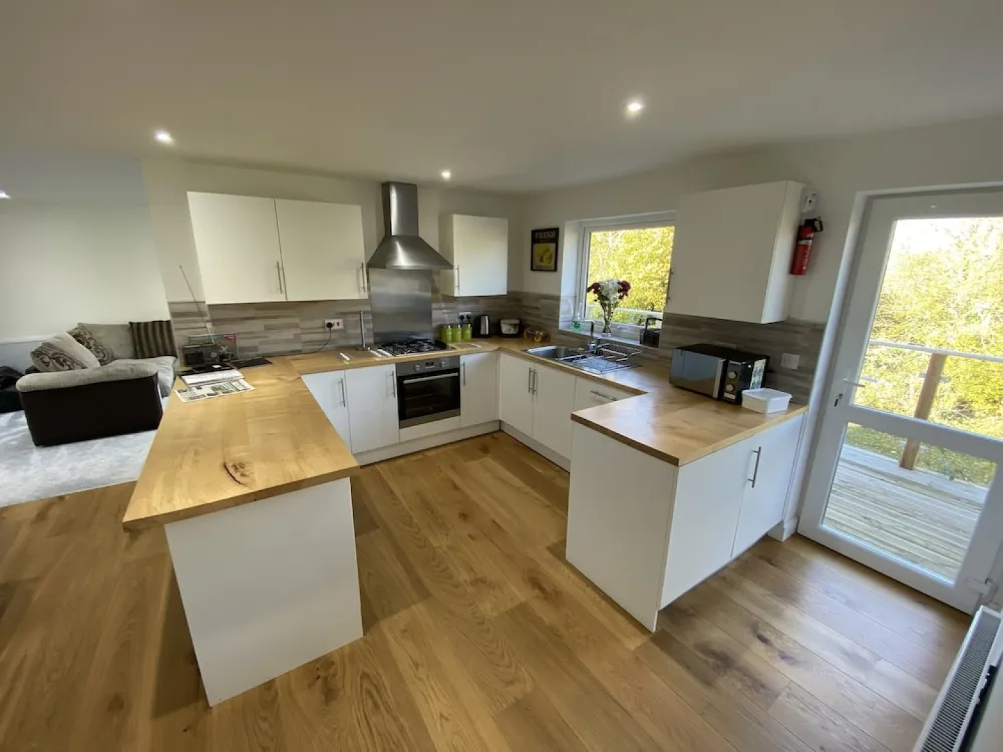 Ty Gwyn - 4 Bedroom Holiday Home