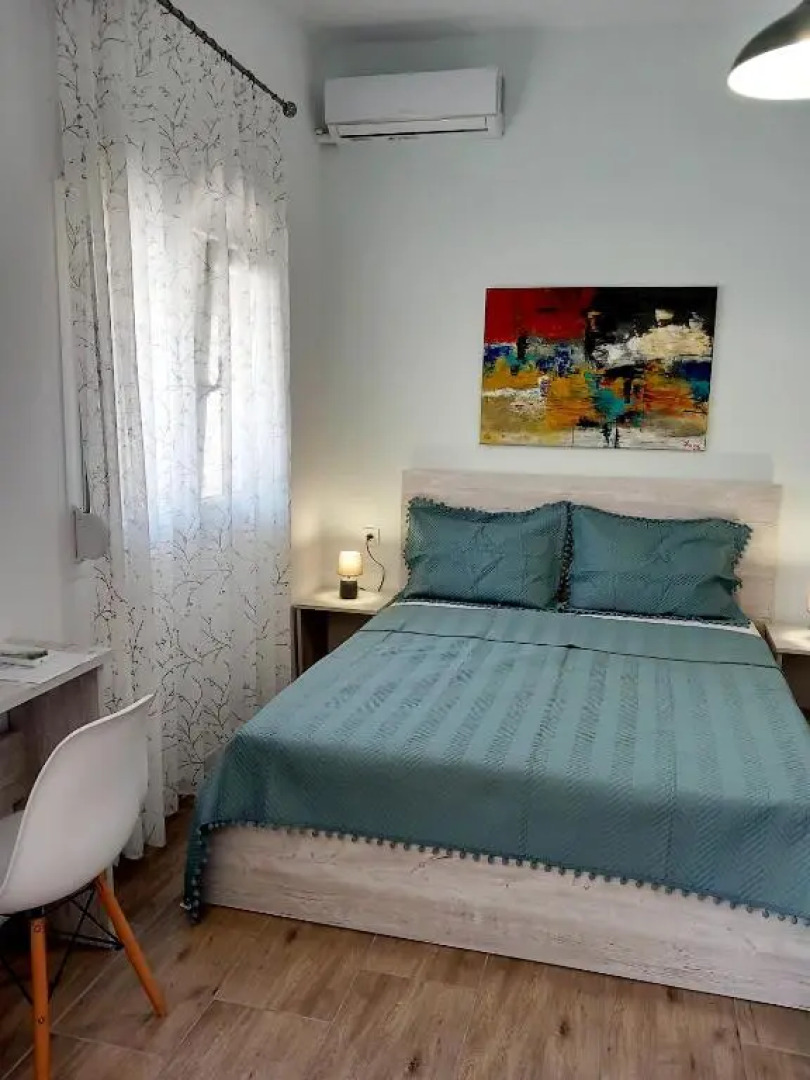 Thomas House near the beach