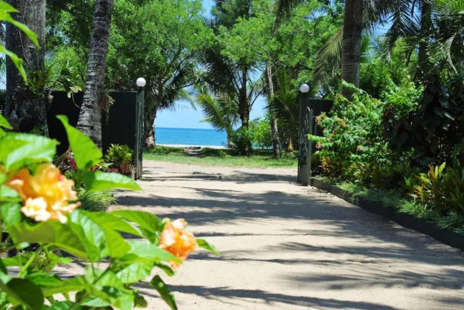 Villa With 4 Bedrooms in Foulpointe Madagascar, With Wonderful sea View, Enclosed Garden and Wifi