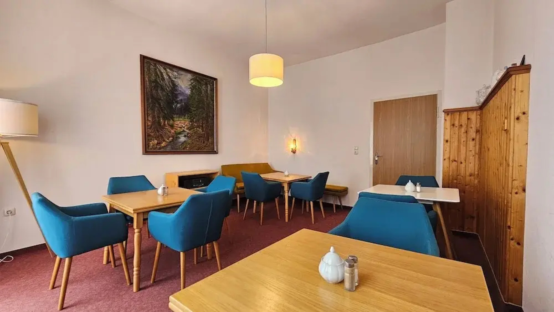 Pension Weiße Rose I Frühstück Parkplatz