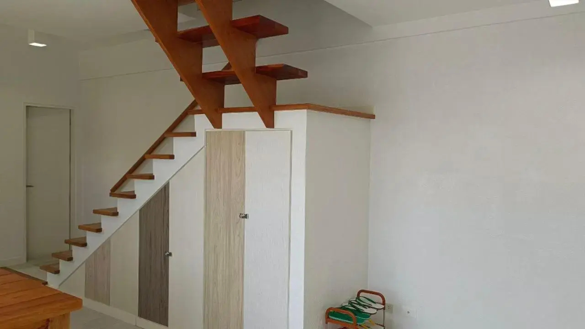 40' TV Karen' House Tagaytay