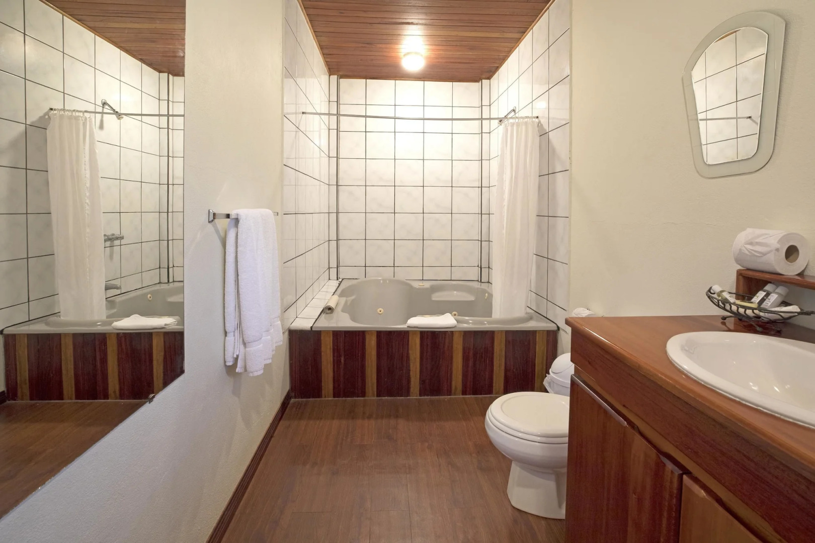 Crocodile Bay Resort