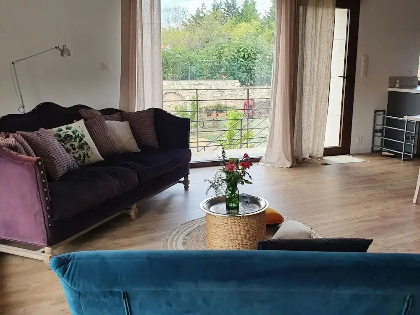 Bright, Modern Loft Comfortable Vacation Home