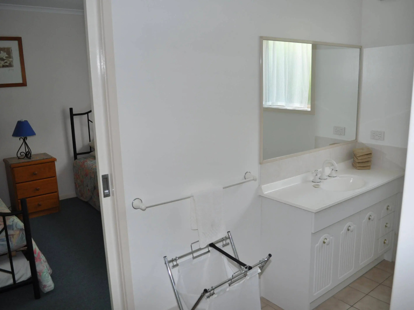 Black Dolphin Motel & Apartments