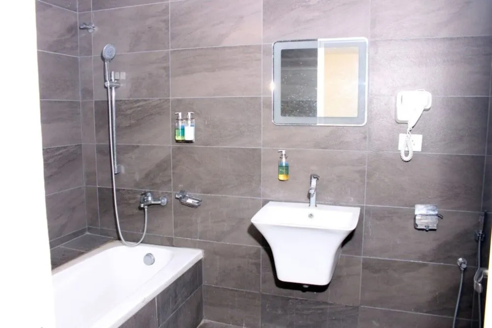 Alegria Whitehouse Mambakkam