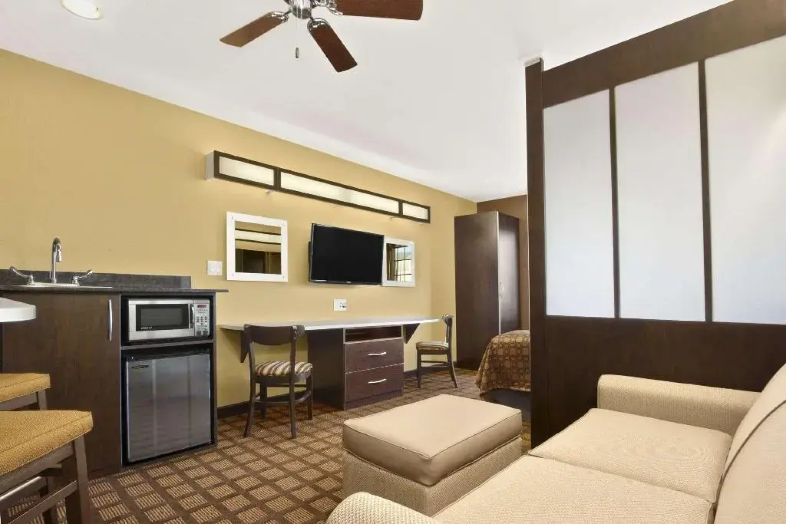 Microtel Inn & Suites By Wyndham Buda At Cabela'S