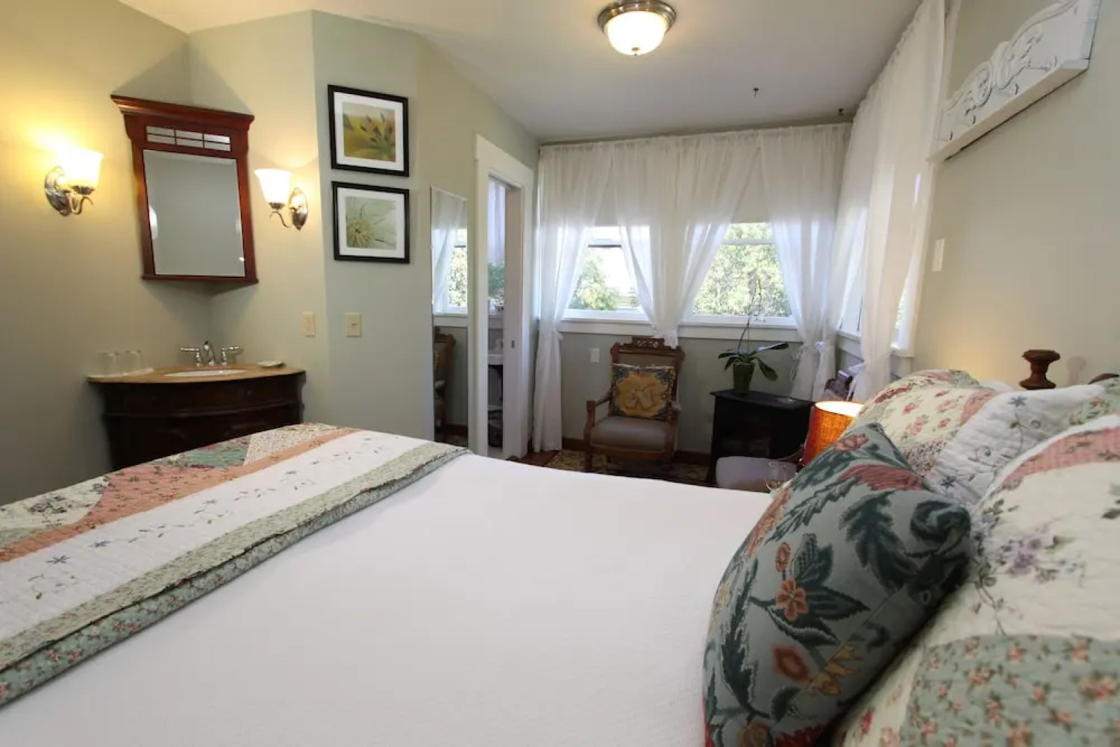 Kelley & Young Wine Garden Inn