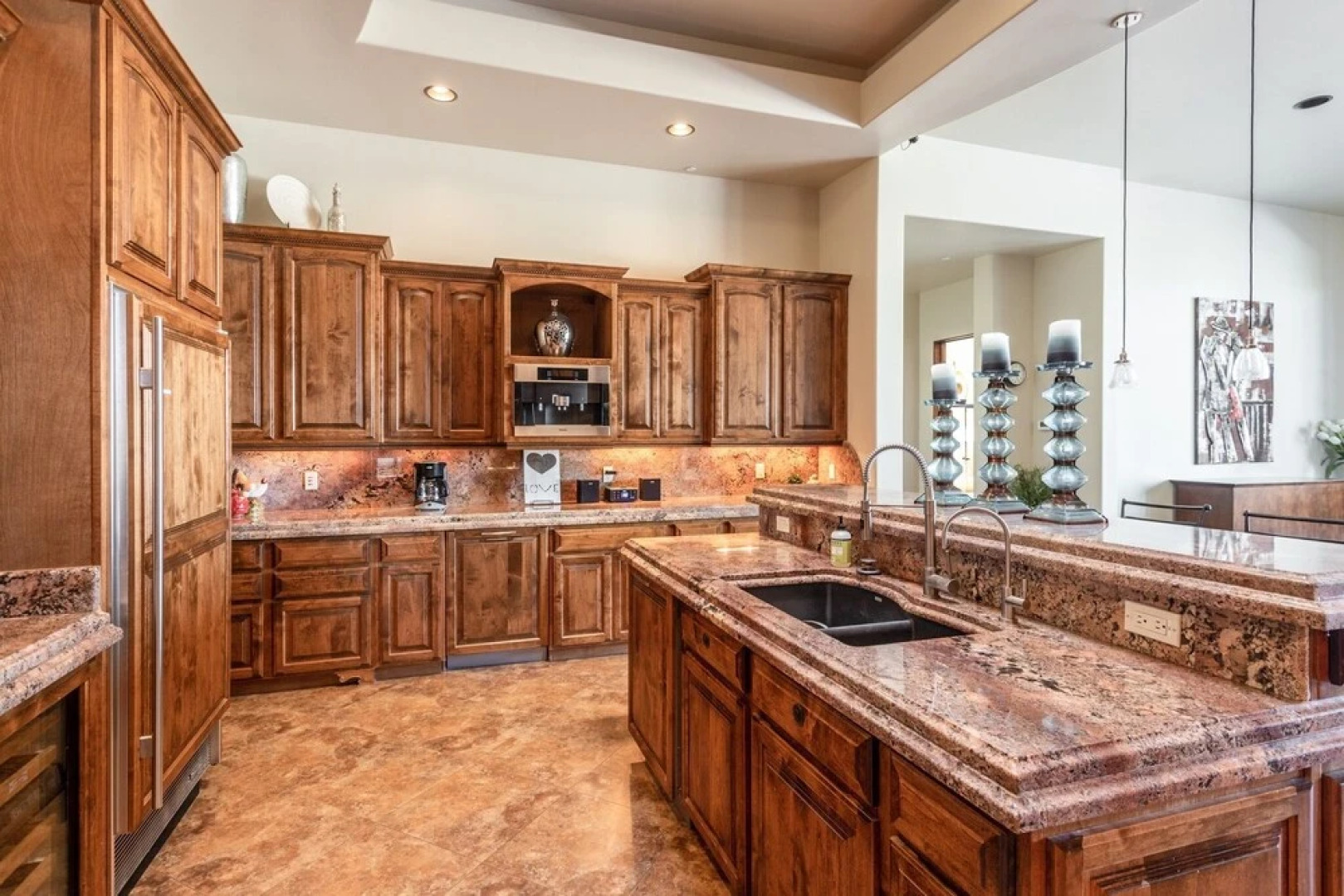 All-Suite Tuscan Home W/ Pool, SPA & Sports Court Home