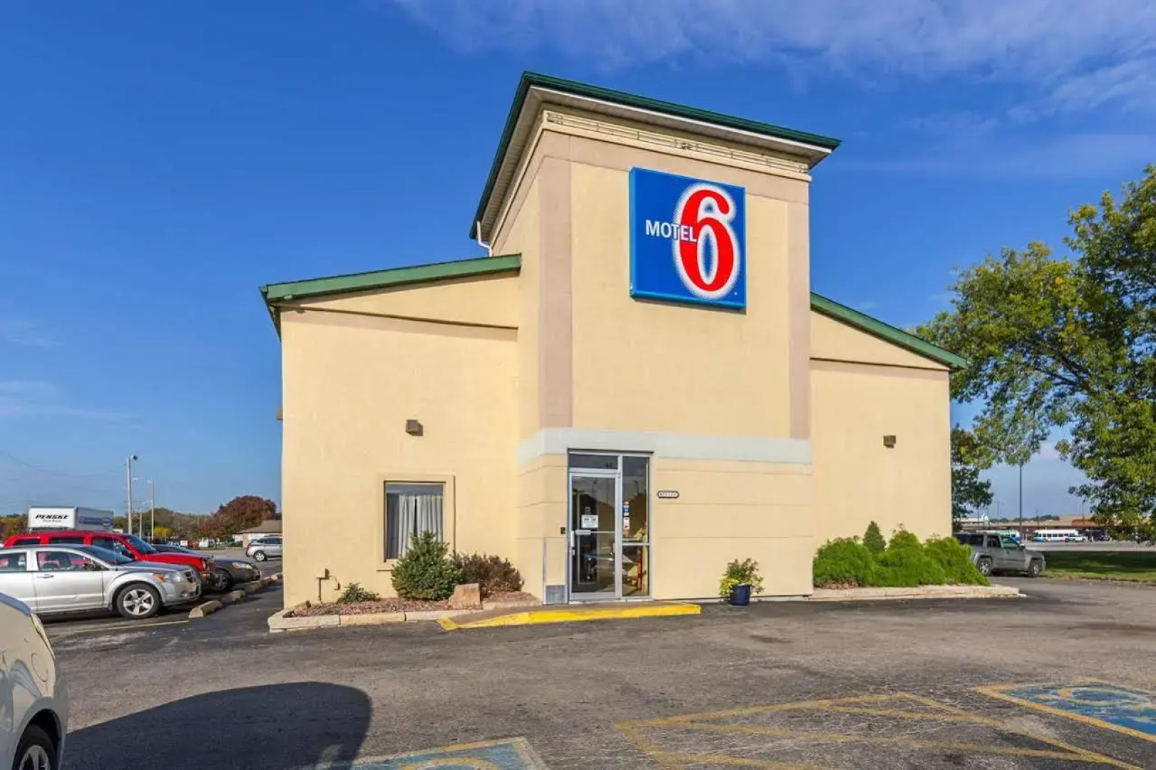 Motel 6-Moline, IL