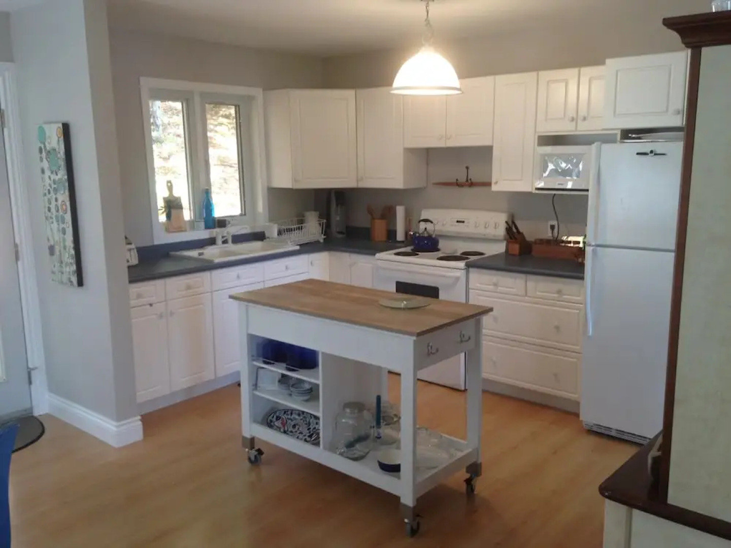 Tall Trees~3 Bedrooms & 1.5 Bathrooms on Pristine Bruce Lake in Muskoka