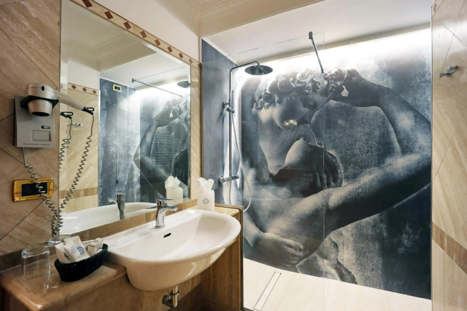 Отель Red Sun Village