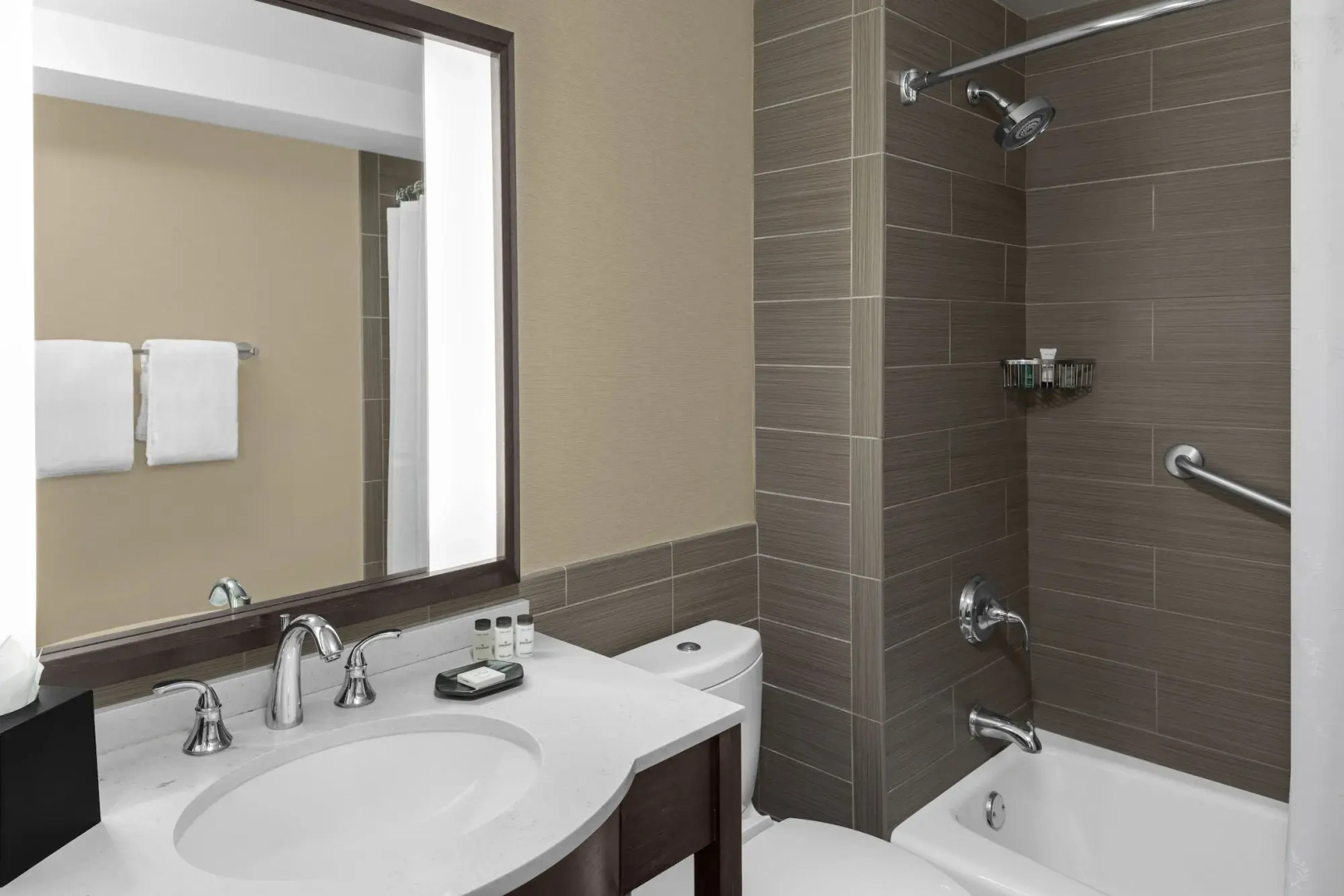 Sheraton Lincoln Harbor Hotel