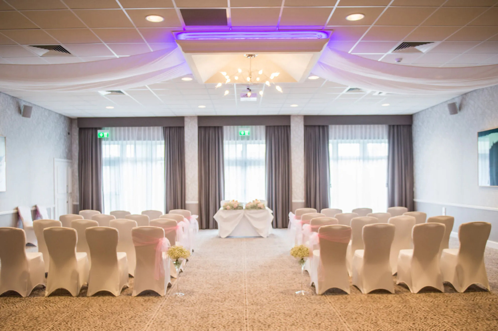 North Lakes Hotel And Spa