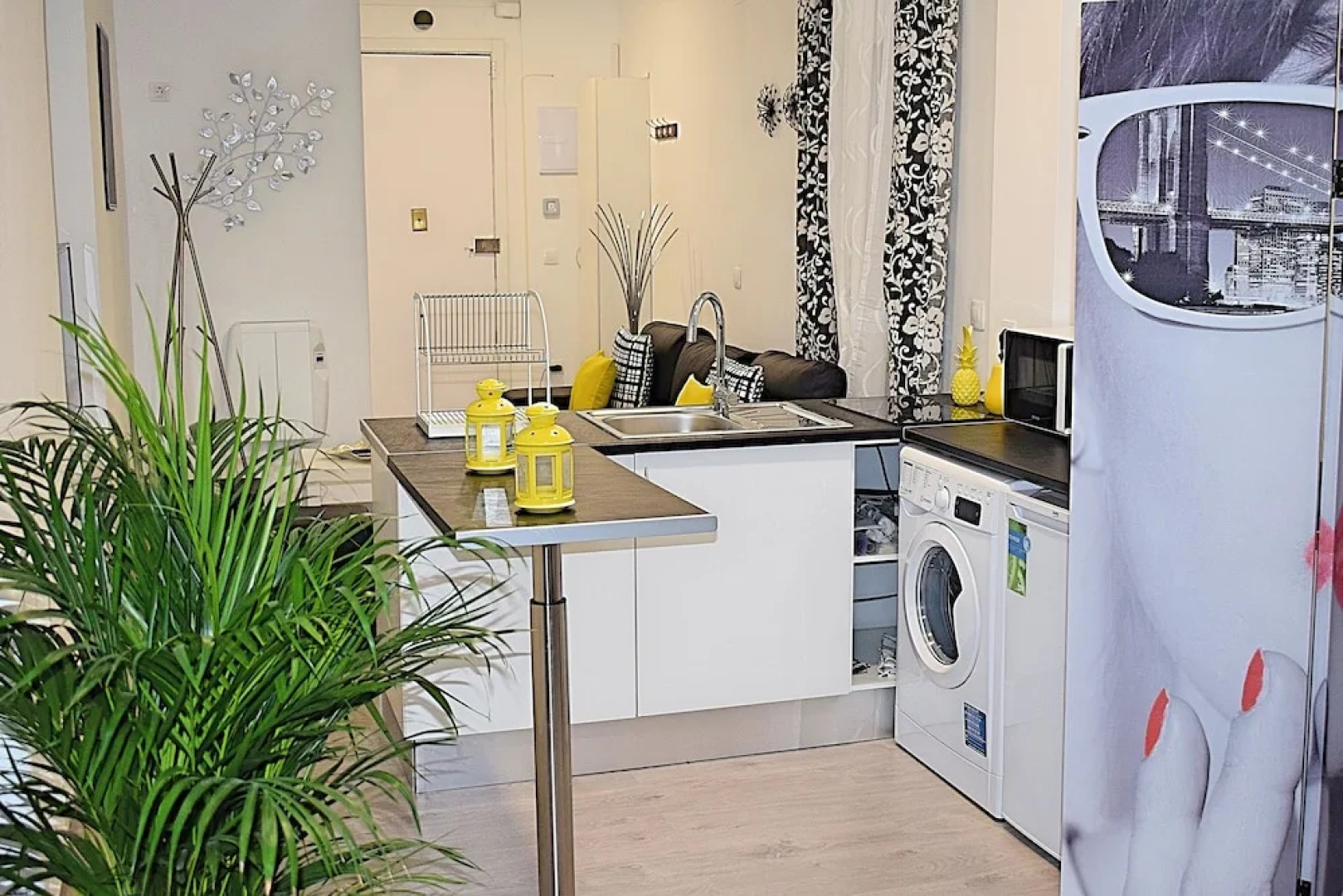 Bravo Murillo Apartment Center