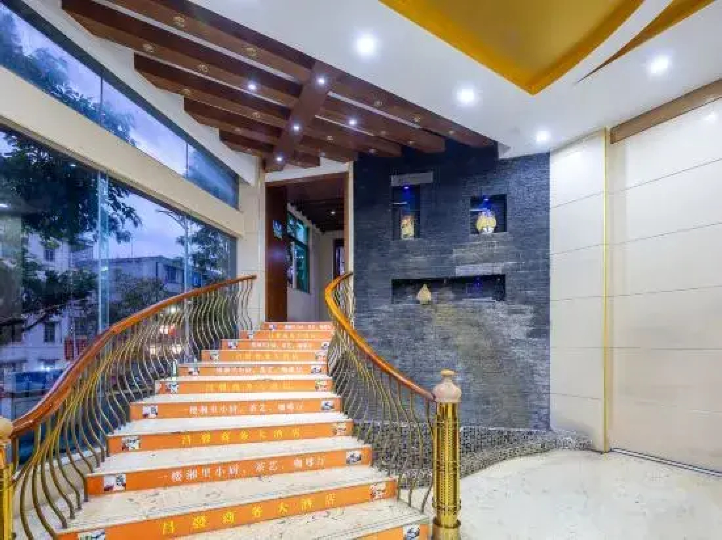 Changfa Business Hotel (Ledong People's Hospital)
