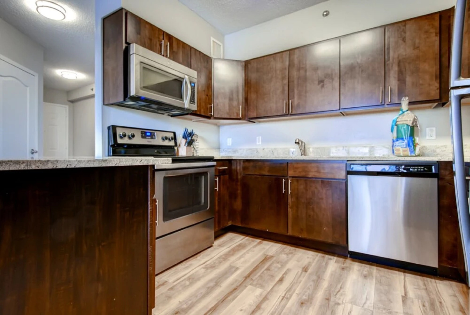 Global Luxury Suites in White Plains