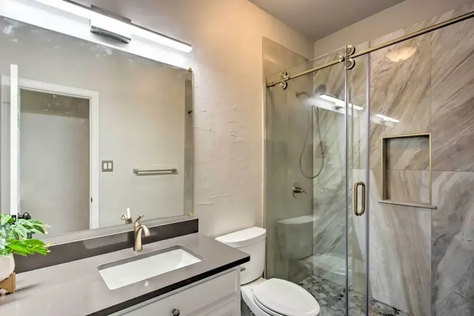 Luxe & Large Flower Mound Home on 1 Acre w/ Pond!