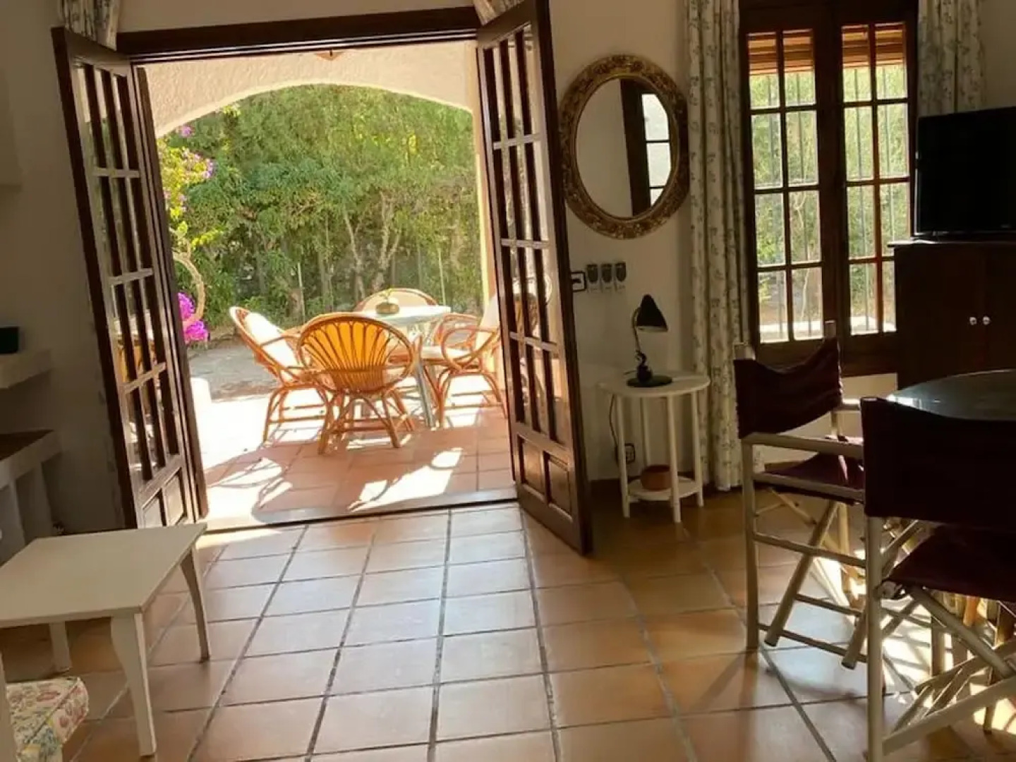 Spacious Holiday Home With Private Garden