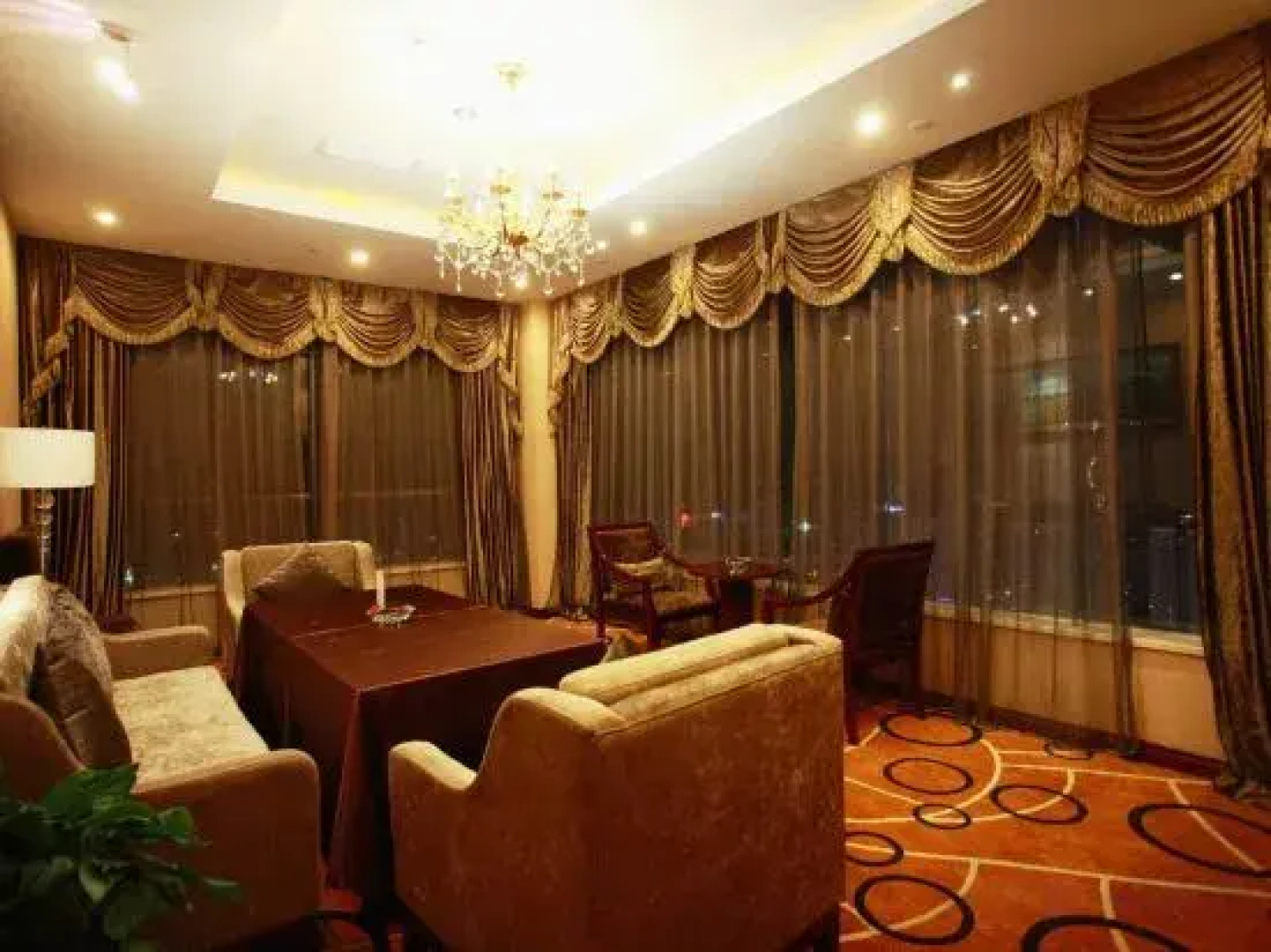 Jiangshan Hotel