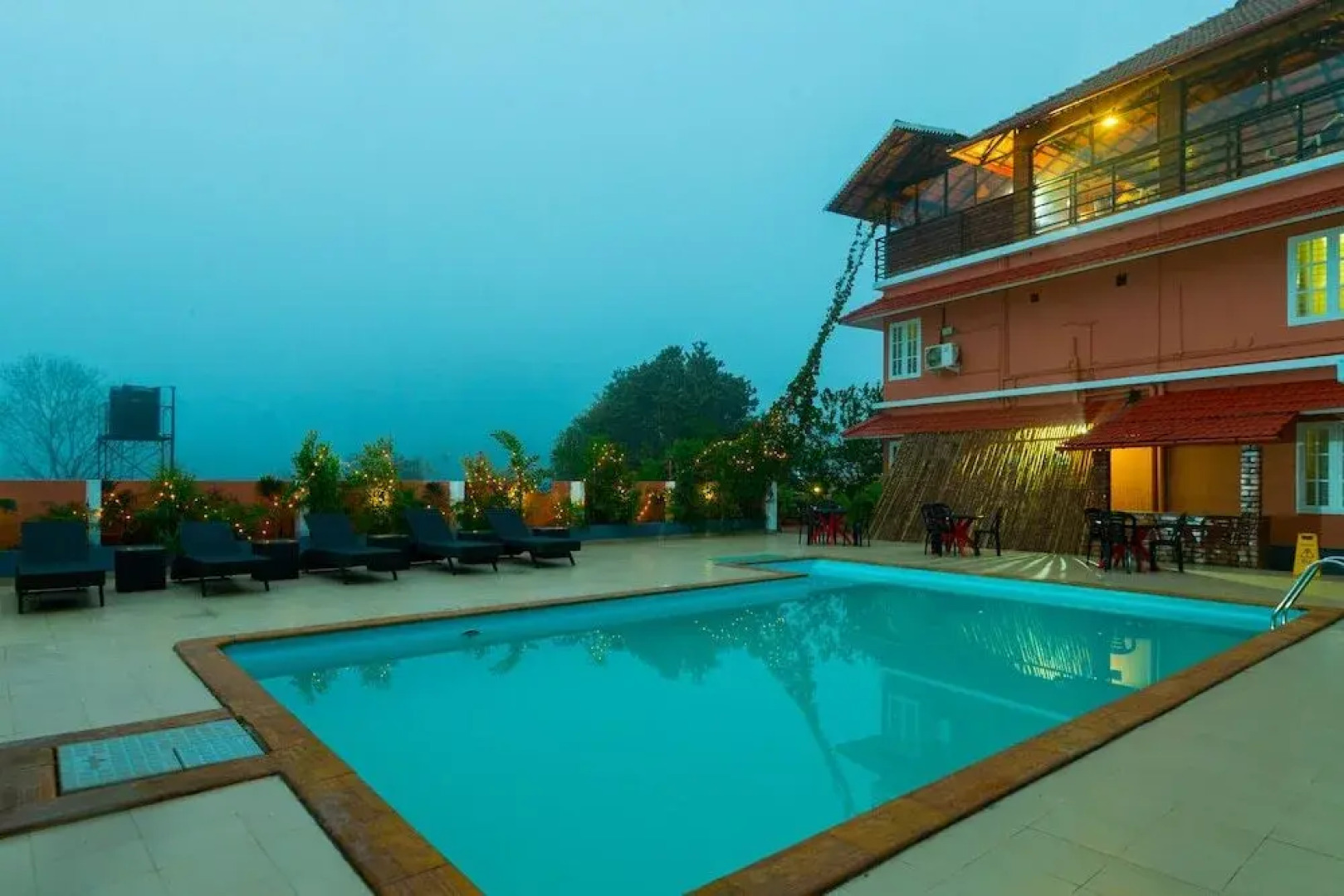 Girassol Serviced Villa