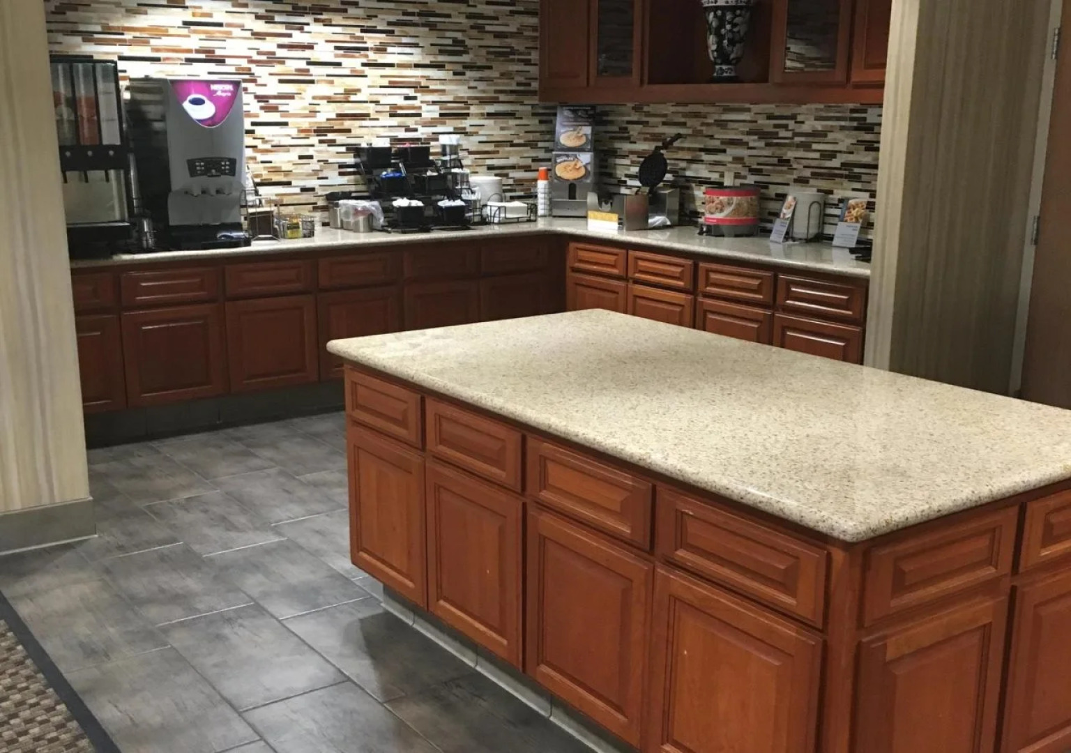 Best Western Plus Arrowhead Hotel