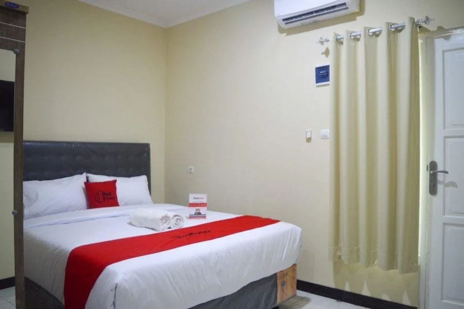 RedDoorz near Sam Poo Kong 2