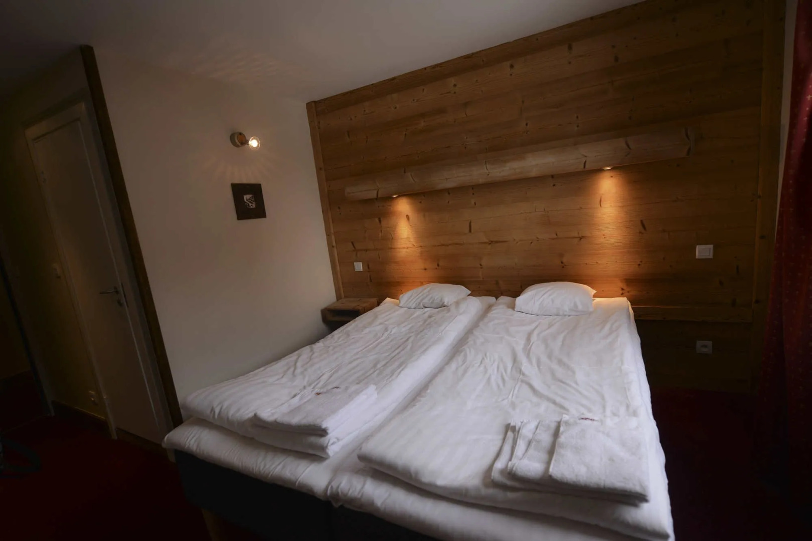 Langley Hotel Victors