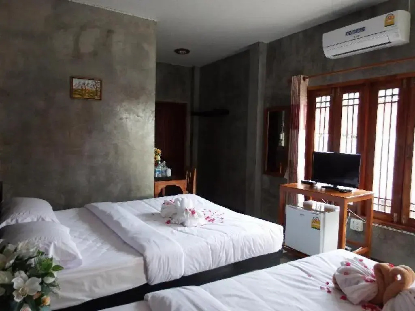 Pon-Pon & Nuan-La-Or