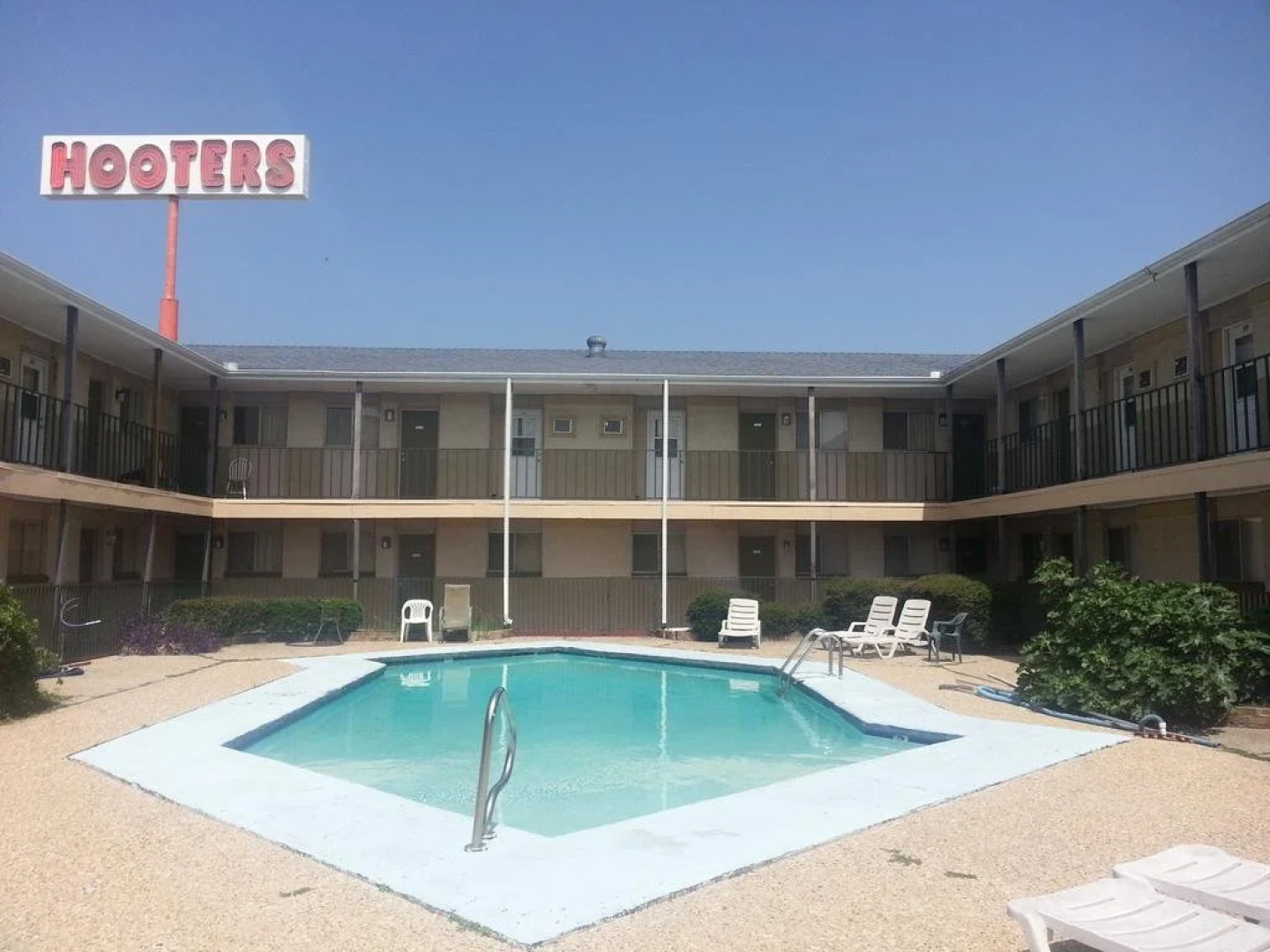 Executive Inn  Suites