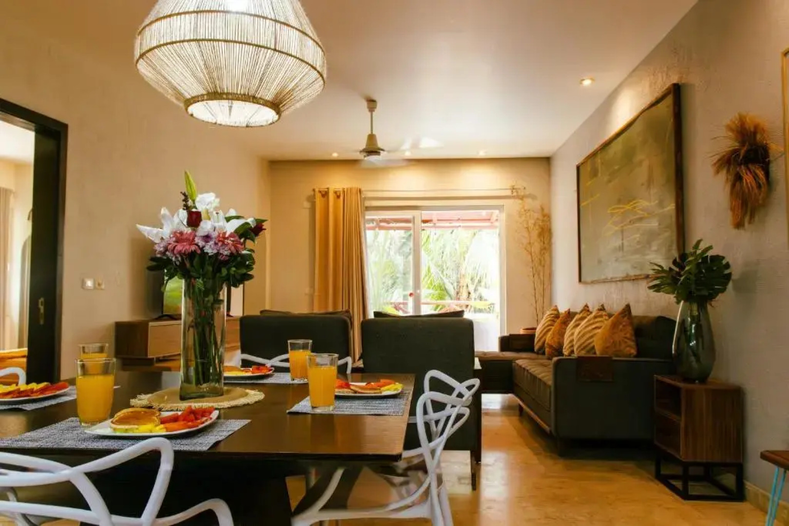 Pajaro de Fuego, Chelsea's Luxury Units