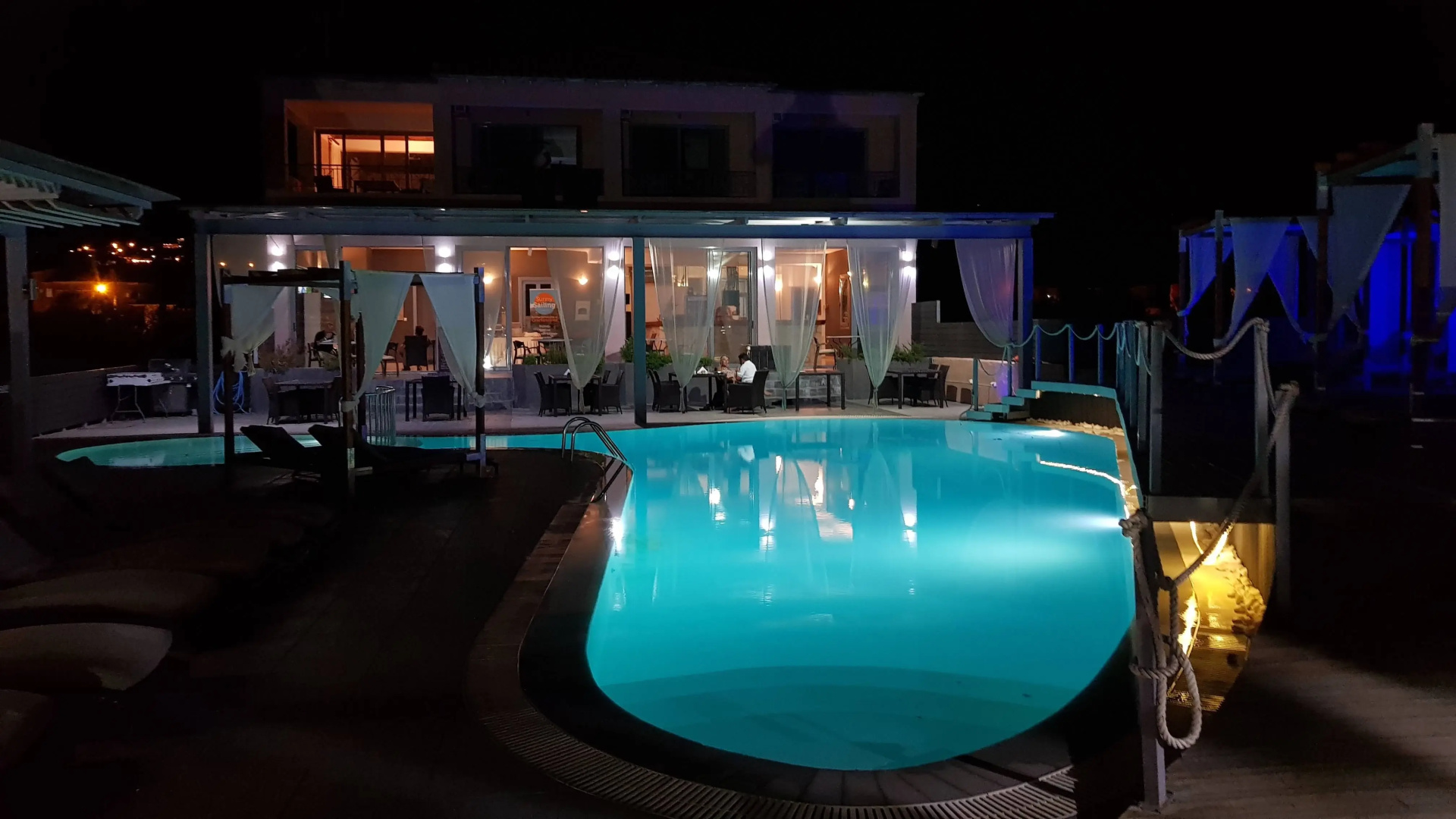 Armonia Luxury Hotel