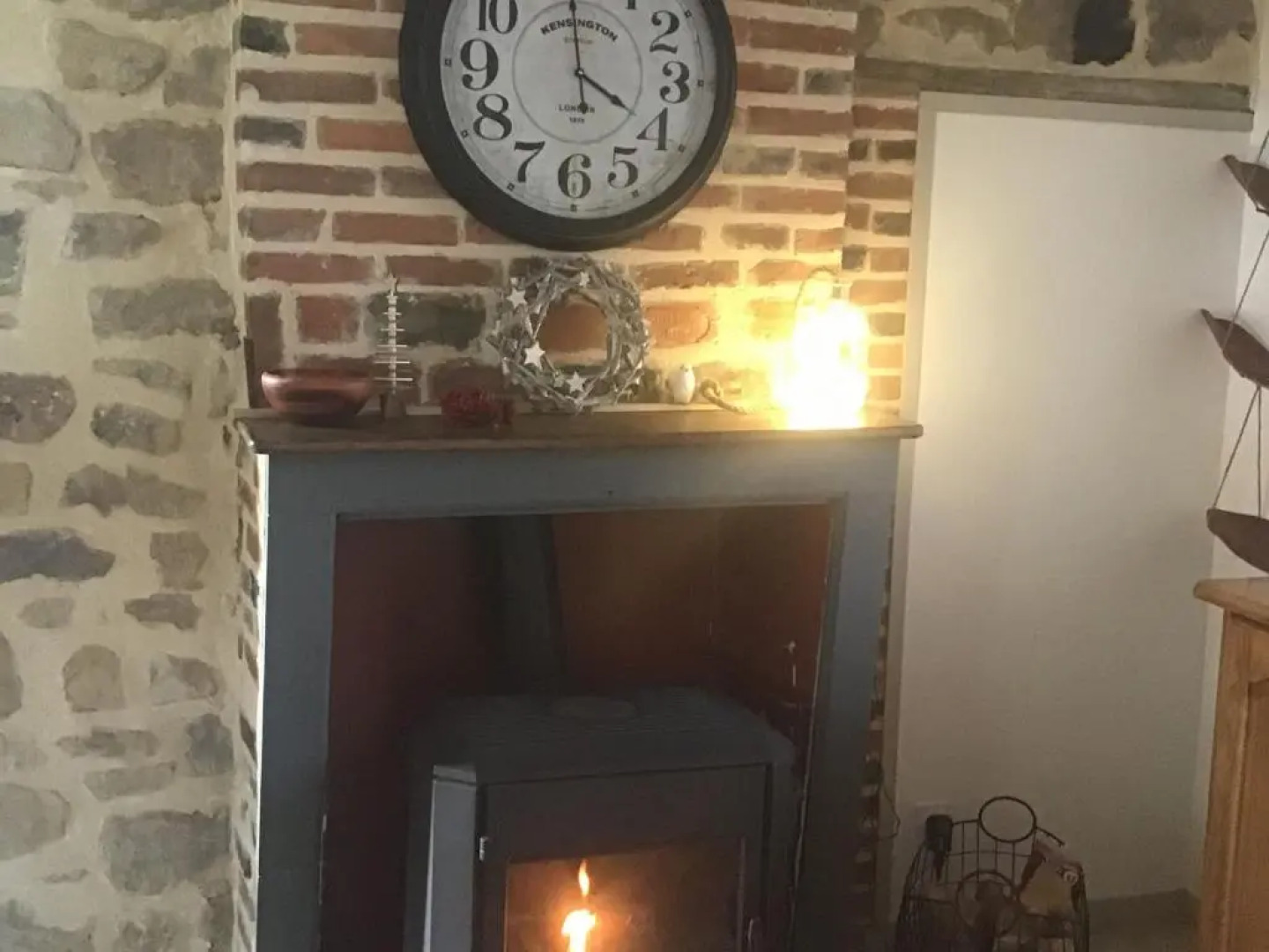 Gîte Sainte-Suzanne-et-Chammes, 4 pièces, 6 personnes - FR-1-600-151