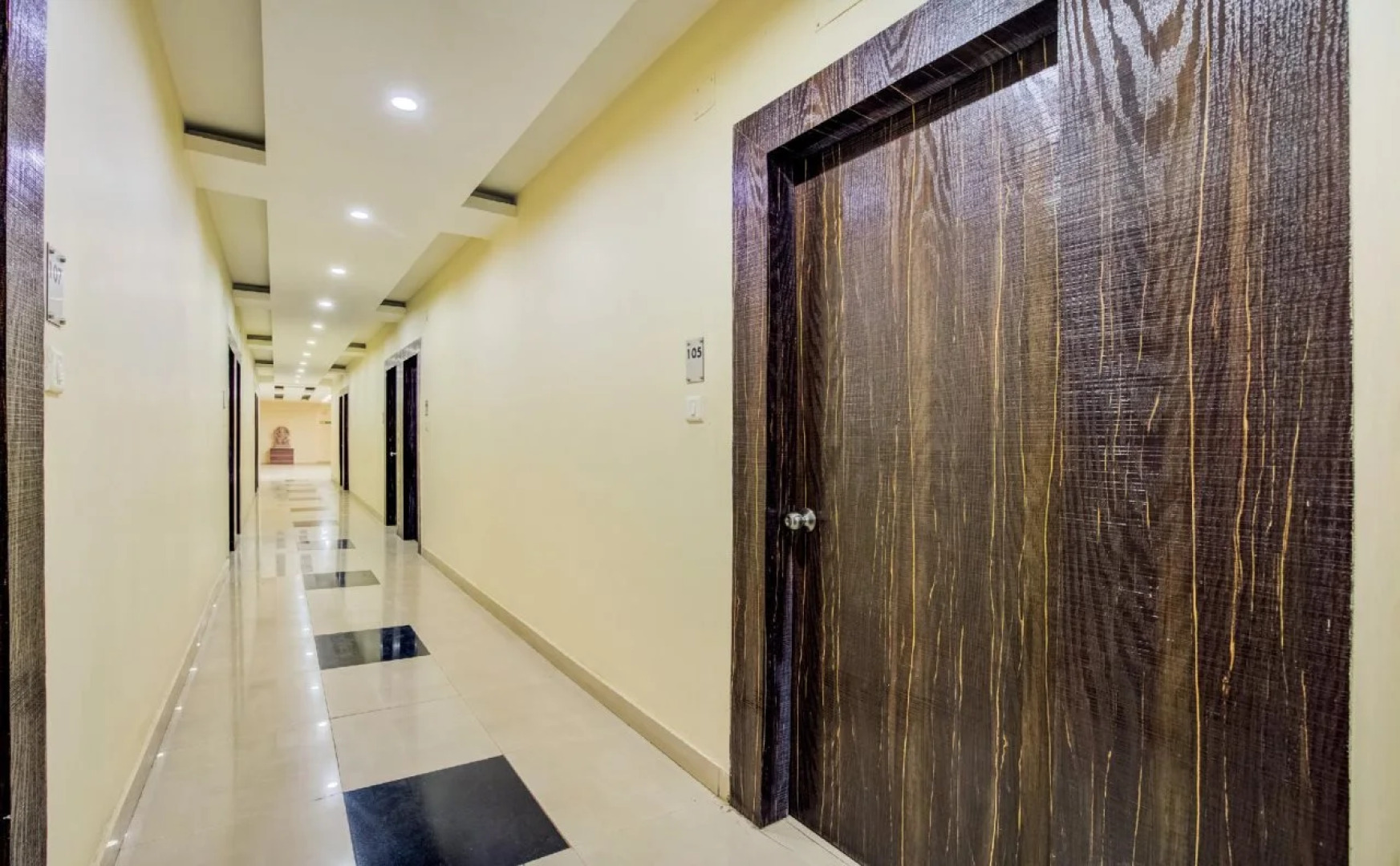 The Grand Yash By OYO Rooms