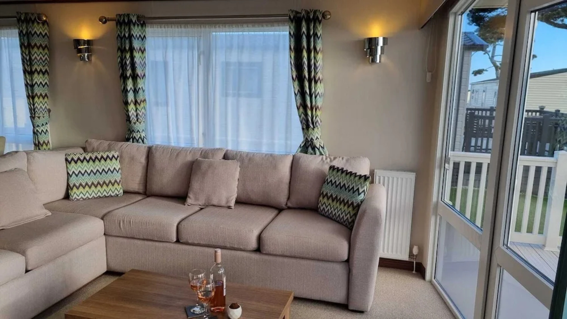 Stunning Seaside Lodge Nr New Forest 2 bed