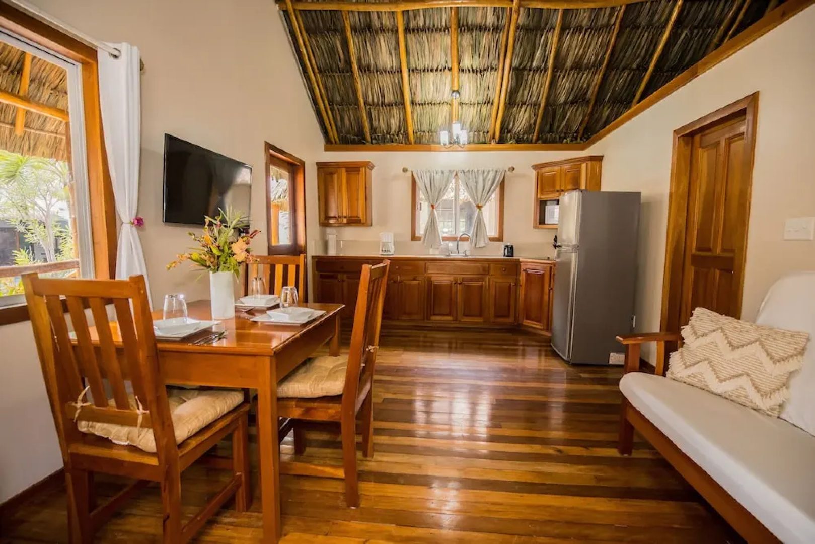 Turtle Cove Upper Floor Beachfront Condo